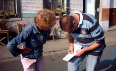 Een Haarlemse opbouwwerker leert collega’s buurtgericht te werken