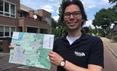 Gijsbert-Willem houd trots de kaart van Putten vast